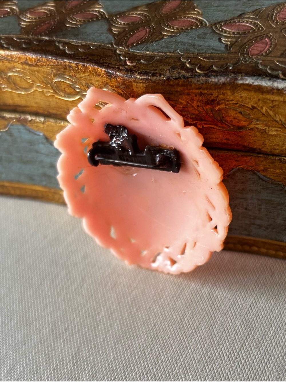 Vintage Pink Early Plastic Hand-painted Bluebirds Brooch - Picture 8 of 8